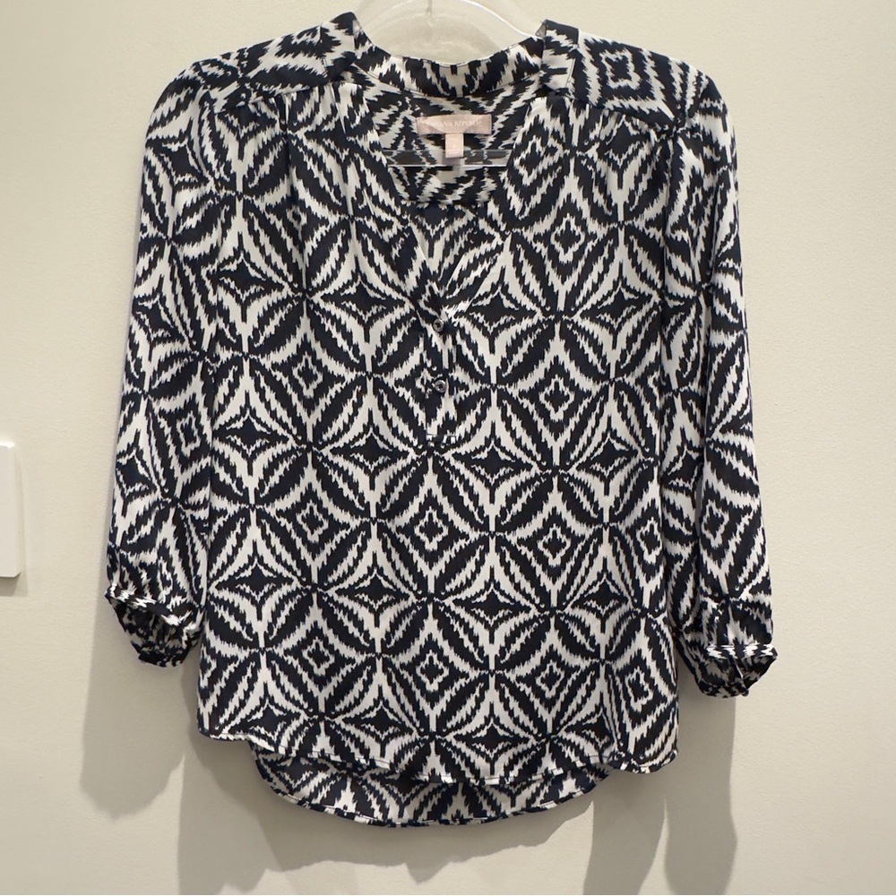 Banana Republic Patterned Navy and White Abstract Women's Top Size S